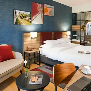 Mercure Geneva Airport ميرين
