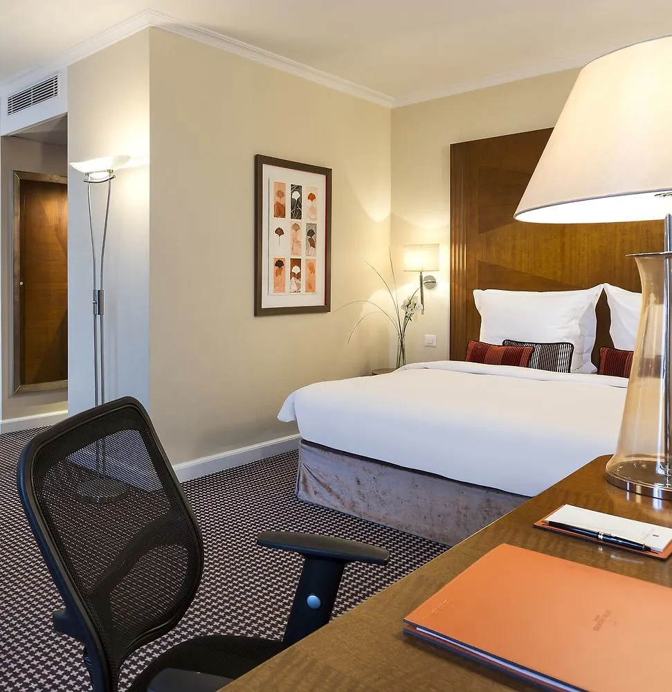 Warwick Geneva Hotel 4*,